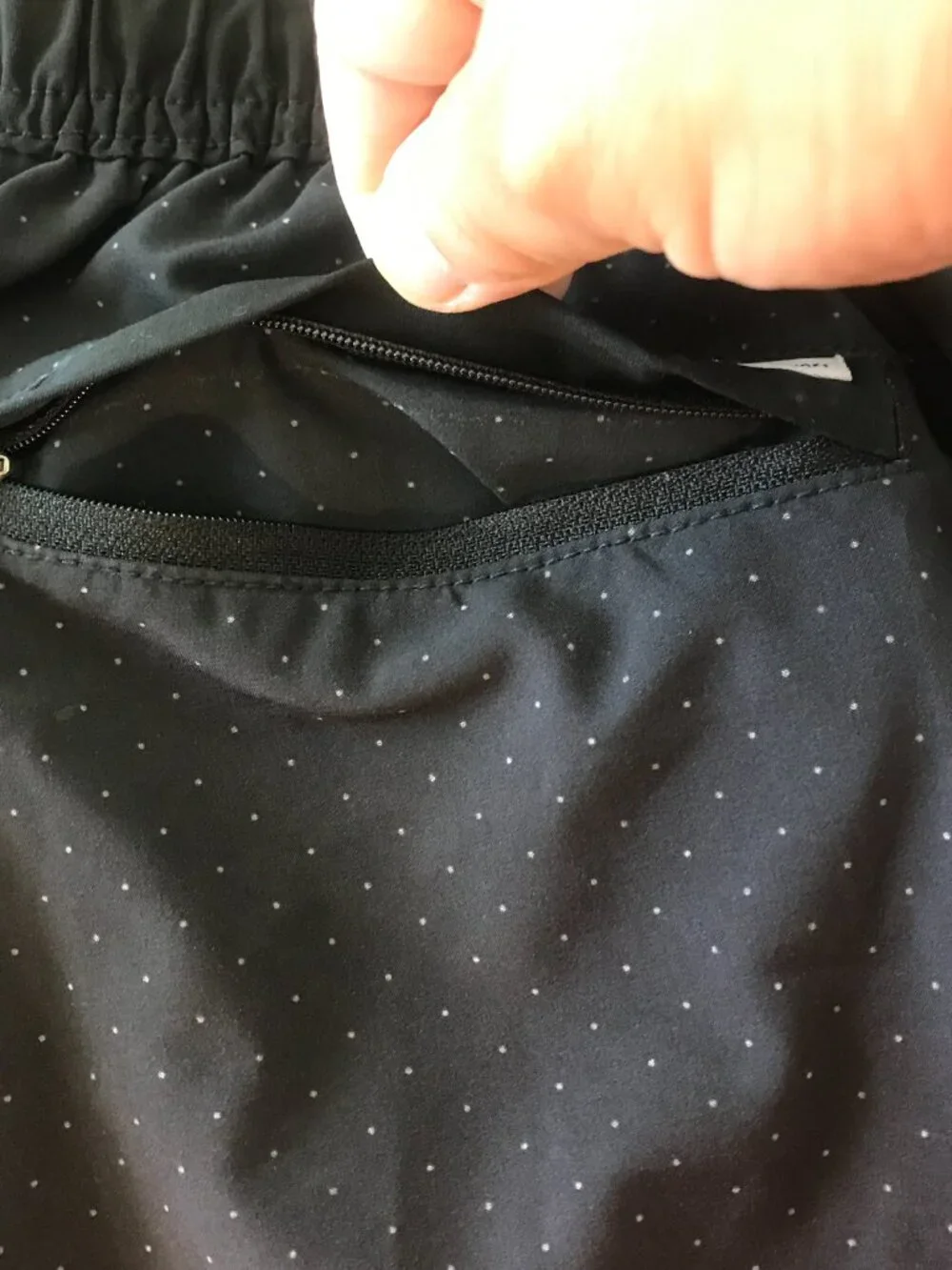 Vuori Banks Athletic Hybrid Shorts Men L Black Polka Dots Zip Pocket Athleisure